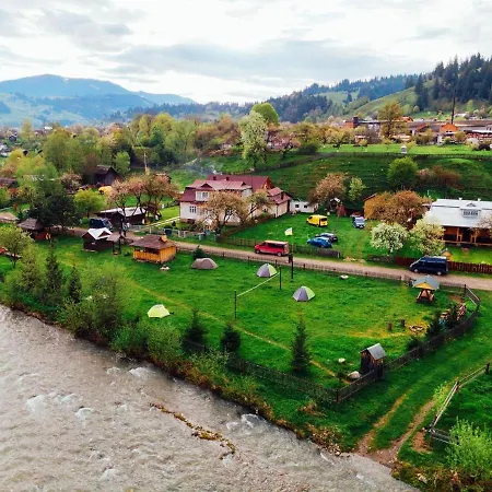 Apartment шум черемоша на березі річки