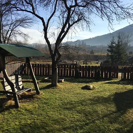 шум черемоша на березі річки Apartment