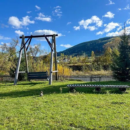 шум черемоша на березі річки *