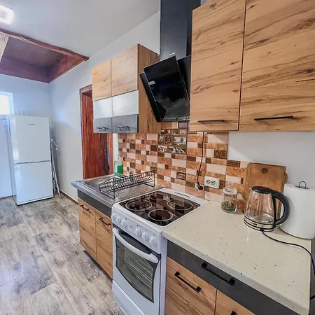 шум черемоша на березі річки Apartment Verkhovyna