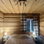 шум черемоша на березі річки *