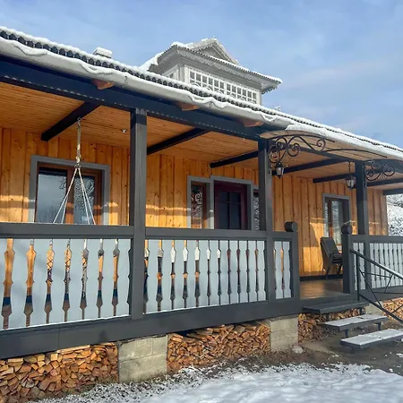 шум черемоша на березі річки Apartman Verhovina