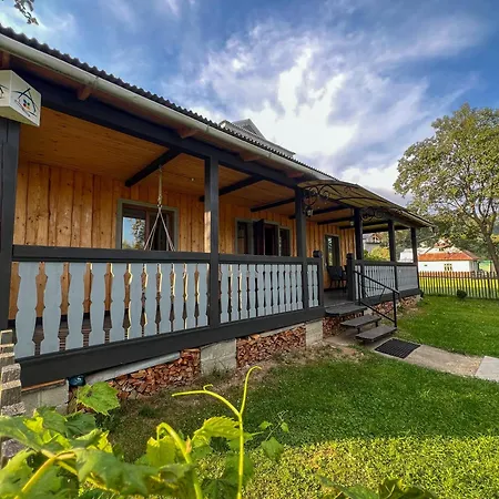 Apartman шум черемоша на березі річки *