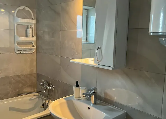 шум черемоша на березі річки Apartmán Verchovyna