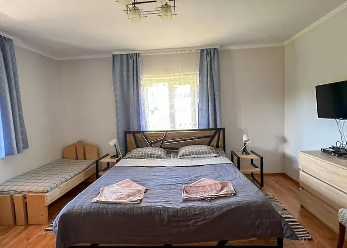 шум черемоша на березі річки Apartmán Verchovyna
